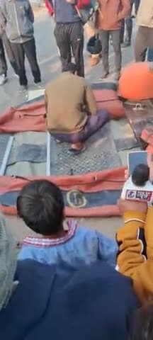 फरीदाबाद आगरा नहर में कूदा 24 वर्षीय युवक, देखे लाइव
#faridabadcity #smartcity #faridabad #नहर #crime