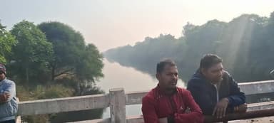 फरीदाबाद आगरा नहर में कूदा 24 वर्षीय युवक, देखे लाइव
#faridabadcity #smartcity #faridabad #नहर #crime #sucide#
