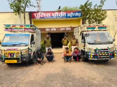 गोगावां: अहिरखेड़ा पुलिस ने गोवंश का अवैध परिवहन करने के आरोप में 4 लोगों को किया गिरफ्तार, 2 वाहनों से 10 गोवंशों को कराया मुक्त