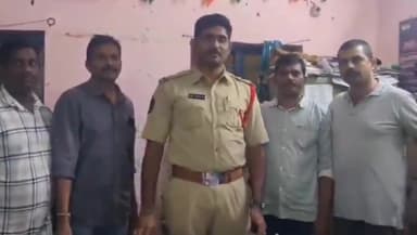 పెనమలూరు: ఉయ్యూరు పోలీస్ స్టేషన్లో ఘనంగా నూతన సంవత్సరం వేడుకలు, పాల్గొన్న ఎస్సై సురేష్