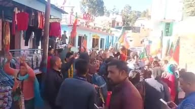 #थलीसैण मे आज कार्य कर्ताओं दुवारा बड़ी संख्या मे बीजेपी नगर् पंचायत अध्यक्ष उमीदवार श्रीमति बिनीता देवी के समर्थक