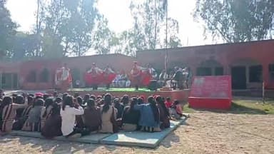 गांव Dhindar में 26 जनवरी के अवसर पर बच्चों ने किया बढ़िया डांस
