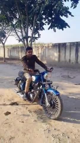 Bullet bike
#bulletbike
#bikelpver
#bike
#stunt
#viralvideos