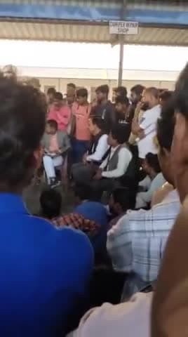 #राष्ट्रीय #मजदूर #कांग्रेस के बैनर तले #मजदूरों के #वेतन संबंधी #समस्याओं को लेकर दिन भर के बंदी के उपरांत #वार्ता करते हुए #इंटक के #प्रतिनिधि।