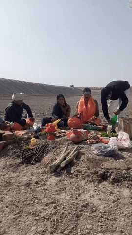 छोड़ाही प्रखण्ड के एकम्बा पंचायत में मुकेश सिंहके द्वारा मछली पालन हेतु यज्ञ अनुष्ठान ।