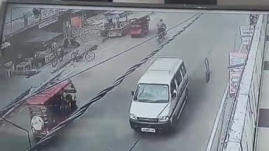 पार्षद वार्ड नंबर 14 प्रीत विहार रुड़की से एक कार चालक पर ईंट
से हमला करते हुए सोशल मीडिया पे वायरल
#BiharBoardExam