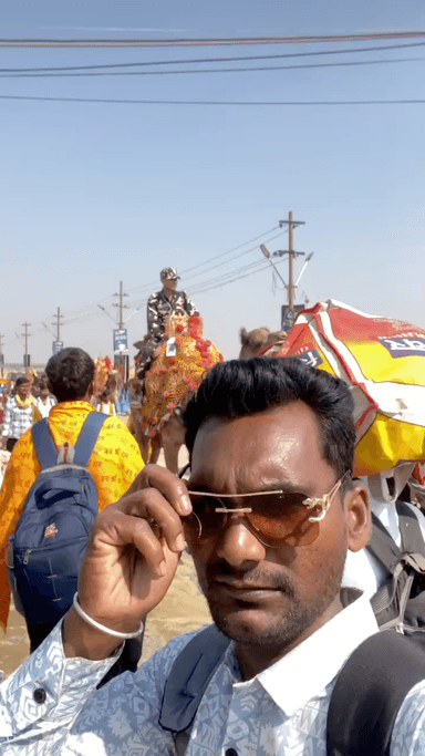 महाकुम्भ मैं आर्मी सुरक्षा ऊट पर गस्त करते हुए #mahakumbhmela #praaygraj #viralvideo #indianmahakumbh