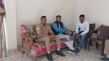 #एड चंद्रशेखर आजाद जिंदाबाद पुलिस प्रशाशन ने मुझे नजबंद कर लिया है हमें पहुँचना था लखनऊ उत्तर प्रदेश मे बढ़ रहे जातिवाद, बहन बेटियों व दलित पिछड़े हो रहे अत्याचार के खुलाफ आंदोलन था 10 मार्च, धर्मराज हल्दिया आसपा बिजनौर