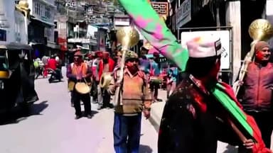 कुल्लू में शुरू हुई होली की धूम, ढोल-नगाड़ों के साथ मनाई छोटी होली
#himanchalpradesh #kullumanali #kulluholi #holi