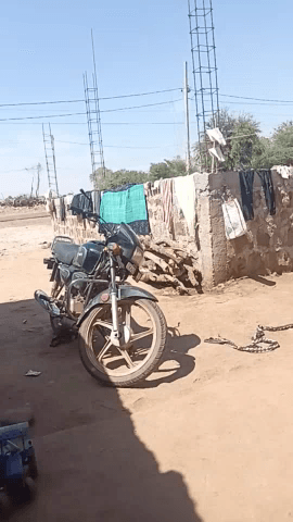 badhuriya #ganv @ me chal rahi pani ki samsya ko lekar bykti huye paresan bhart shootar ti baghuriya