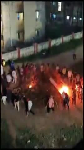 Holika dahan
#holika
#holi
#holikadahna
#happy holi
#viral