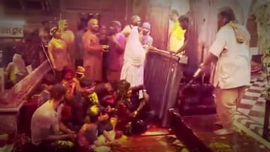 Holi Special, जानिए कैसे शुरू हुई बृज में लठ से होली खेलने की ये अनोखी परंपरा
#HoliSpecial #holi #lathamaarholi #brindavanholi