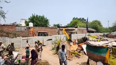 फरीदाबाद (खबर) #फरीदाबाद #गुड़गांव रोड़ स्थित जमाई कालोनी में हो रही है बड़ी तोड़फोड़। #संवेदनशील मामले के चलते #मीडिया को रखा गया दूर। #जमाईकॉलोनी
Faridabad Police Department Municipal Corporation of Faridabad