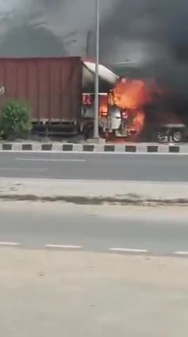 The recent fire that broke out in a truck on NH 48 was brought under control by BML Munjal University Fire Mahender