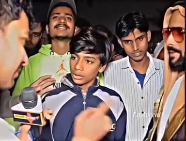 देश का दुश्मन तो अंदर बैठा है। इसका ईलाज पहले करो।
ये बिहार का है और बिहार सरकार सोइ हुई है अभी तक ऐसे लोगों को फांसी क्यु नहीं हुआ
पूछता है हिंदू समाज
#trendingreel #trendingposts