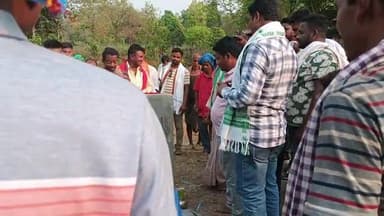 ओसंगी गांव में जोबा माझी नई पुलिया का निर्माण करने के लिए आया। लोगों को खुशियों ले लाया। साथ मिलकर स्वागत किया। जाय @@