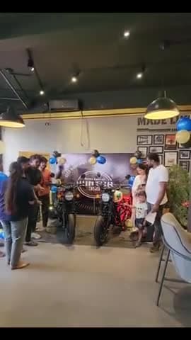 New hunter launching with some special change
#hunter #hunterhood #royalenfield #maharajganj #rkmotors #tumsehi #jabwemet @shahidkapoor @kareenakapoorkhan @royalenfield @royalenfieldlifestyle