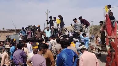 भिलाय: बिजली पानी की समस्या ग्राम भिलांय में किया चक्का जाम #Bhilay #news #viral #reels