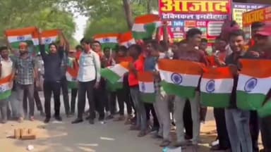 आज़मगढ़: आतंकवादियों के ठिकाने को ध्वस्त करते हुए करारा जवाब देने पर किया युवाओं ने किया खुशी का इजहार #operationsindur