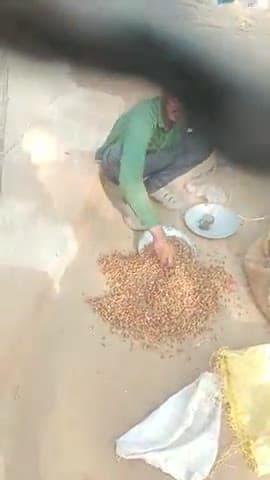 dekhiye kis tarah se thagi hoti h