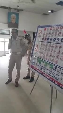 #रायबरेली यातायात पुलिस ने #नवोदय_विद्यालय मे एनसीसी कैडेट्स ने सीखे यातायात के गुर,सड़क सुरक्षा जागरुकता का लिया संकल्प