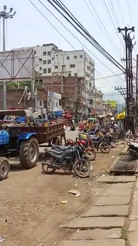 चक्रधरपुर के पवन चौक में नगर परिषद में चलया अतिक्रमण मुक्त अभियान.... #jharkhand #चक्रधरपुर Ckp Headlines