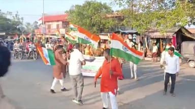 शाहजहांपुर: भारतीय सेना के वीर जवानों के सम्मान में कस्बा मदनापुर मे निकाली गई तिरंगा यात्रा #opretionsindoor