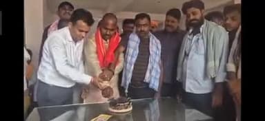गिद्धौर के मोहुलीगढ़ गांव में किया गया अपोलो टायर शोरूम का उद्घाटन।#उद्घाटन