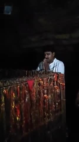 #चेनारी #विधानसभा क्षेत्र के चेनारी प्रखंड के अंतर्गत #बाबा_गुप्तेश्वर_नाथ #धाम का #प्राचीन #गुफा का #विकास अभी तक शून्य के बराबर है और यहां अन्य प्रदेशों से भी #श्रद्धालु लाखों की जनसंख्या में आते हैं बाबा को जल चढ़ाने