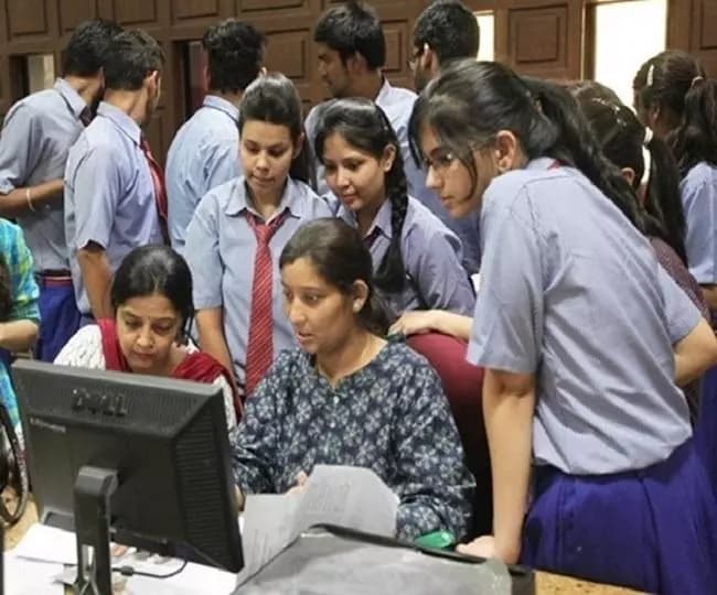 यूपी बोर्ड का 10वीं और 12वीं कक्षा का परिणाम घोषित, 12वीं में 97% अंकों के साथ अनुराग मलिक ने किया टॉप #यूपी_बोर्ड_रिज़ल्ट