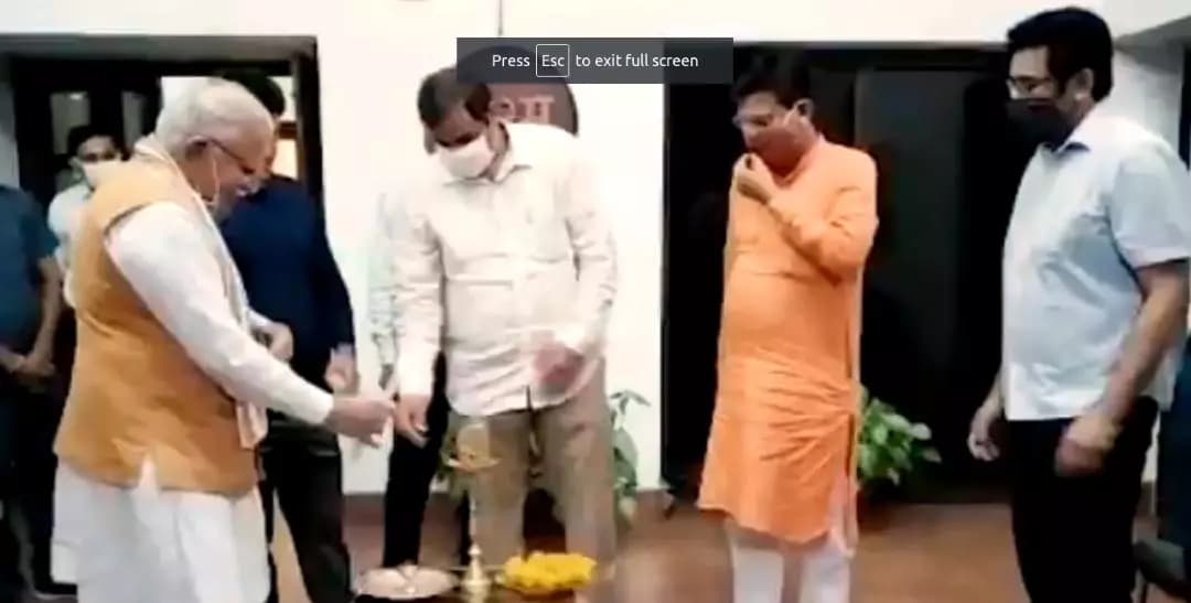 राम मंदिर भूमि पूजन के अवसर पर सीएम खट्टर ने अपने आवास पर जलाया दीया #राम_मंदिर #सीएम_खट्टर
