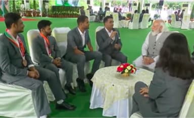 अन्य ऐथलीट बोले- आपके पीएम आपसे बात करते हैं, हमारे यहां यह नहीं होता: पीएम मोदी से पैरालंपिक्स खिलाड़ी #पैरालंपिक्स