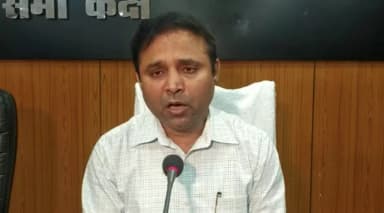 अब तक 11 लोगों की हुई मौत, 3 का चल रहा इलाज; 3 गिरफ्तार: ज़हरीली शराब से हुई मौत पर गोपालगंज DM नवल किशोर #शराबकांड