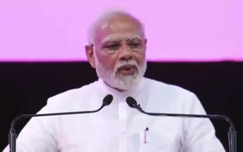 कभी समय निकालकर मेरी काशी देखकर आइए, काशी बहुत बदल गई है: लखनऊ में निवेशकों से पीएम मोदी #यूपी_निवेश