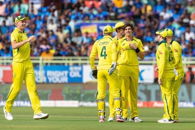 ऑस्ट्रेलिया ने दूसरे वनडे में भारत को हराया, शेष गेंदों के लिहाज़ से भारत के खिलाफ दर्ज की सबसे बड़ी जीत #मैच #वनडे