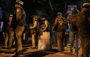 हरियाणा में सांप्रदायिक हिंसा के बाद अलर्ट पर है दिल्ली पुलिस #नूंह_हिंसा #दिल्ली_पुलिस