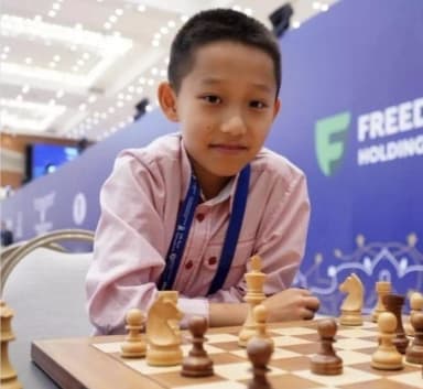 8 वर्षीय रूसी शतरंज खिलाड़ी ने टूर्नामेंट में भारत के प्रणव समेत 5 ग्रैंडमास्टर्स को हराया #शतरंज