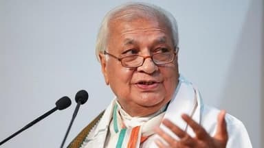 केरल में राज्यपाल के काफिले को एसएफआई ने दिखाए काले झंडे, केंद्र ने दी ज़ेड प्लस सुरक्षा #एसएफआई