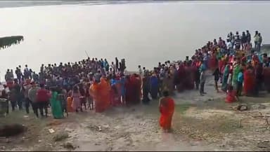 वैशाली प्रखंड क्षेत्र अंतर्गत नारायणी नदी में#सिमरा घाट के किनारे #मूर्ति_विसर्जन_के_दौरान_7_से_8 लोगों की #डूबने का सूच