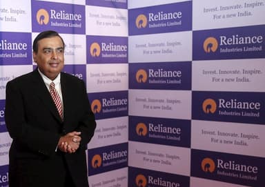 ₹4,286 करोड़ में रिलायंस खरीदेगी वायकॉम 18 में पैरामाउंट की 13% हिस्सेदारी #रिलायंस #पैरामाउंट