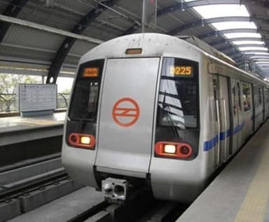 होली पर दोपहर 2:30 बजे तक बंद रहेंगी दिल्ली मेट्रो की सेवाएं #होली #दिल्ली_मेट्रो