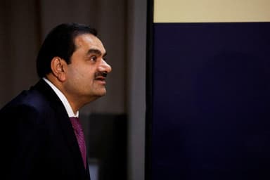 अंबुजा सीमेंट में ₹6,661 करोड़ के निवेश के बाद अदाणी परिवार की हिस्सेदारी बढ़कर हुई 66.7% #अदाणी #अंबुजा_सीमेंट