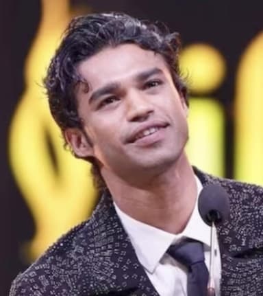 कई बार लगता है कि सब कुछ छोड़कर बाबा के पास चला जाऊं: इरफान खान के बेटे बाबिल #इरफान