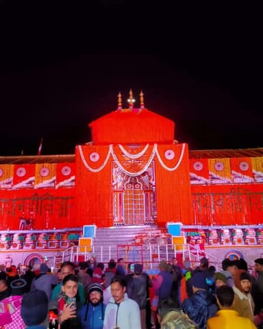 केदारनाथ के बाद वैदिक मंत्रोच्चार व विधि विधान के साथ खुले बद्रीनाथ धाम के कपाट #बद्रीनाथ #केदारनाथ