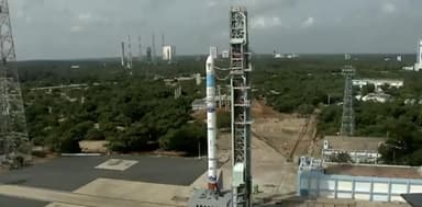 इसरो ने अपने सबसे छोटे रॉकेट SSLV-D3 के साथ अर्थ ऑब्ज़र्वेशन सेटेलाइट किया लॉन्च #इसरो