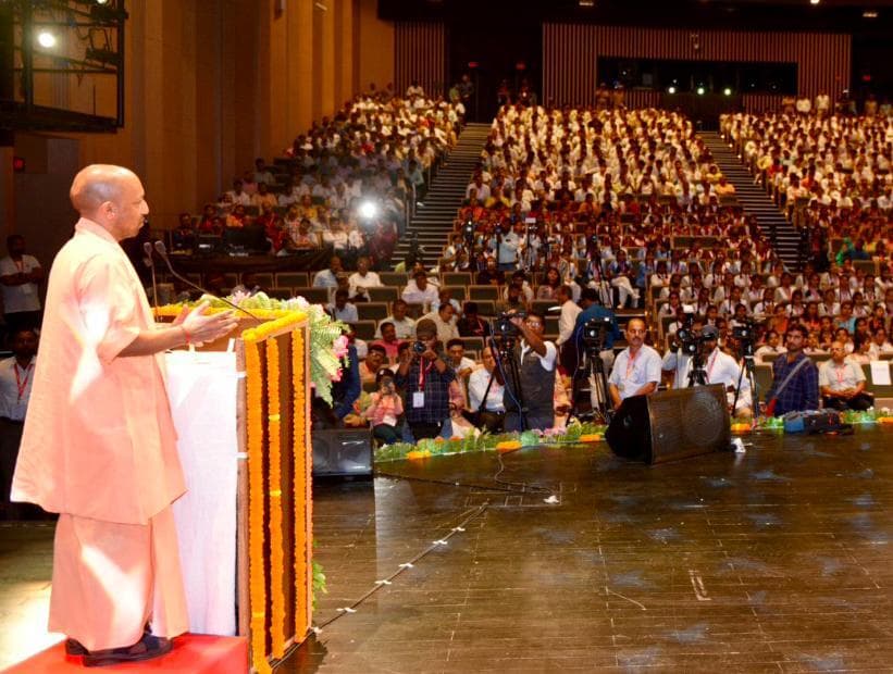 5जी का शुभारंभ 'विकसित भारत-डिजिटल भारत' के अमृत प्रण का जनाकांक्षी विज़न है: सीएम योगी आदित्यनाथ #5जी