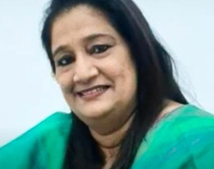 मुझे लड़कियों के हाथ में सिगरेट बहुत अच्छी लगती है: ऐक्ट्रेस सीमा पाहवा #सिगरेट