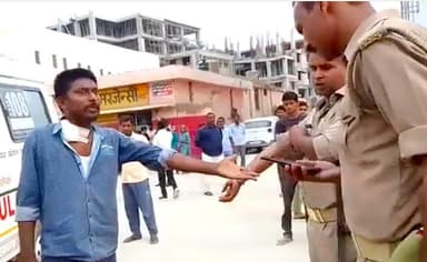 हरदोई में कैदी ने डायलिसिस के लिए जाने से किया इनकार, पुलिस से कहा 'लिखकर दो कि रास्ते में गोली नहीं मारोगे' #यूपी_पुलिस