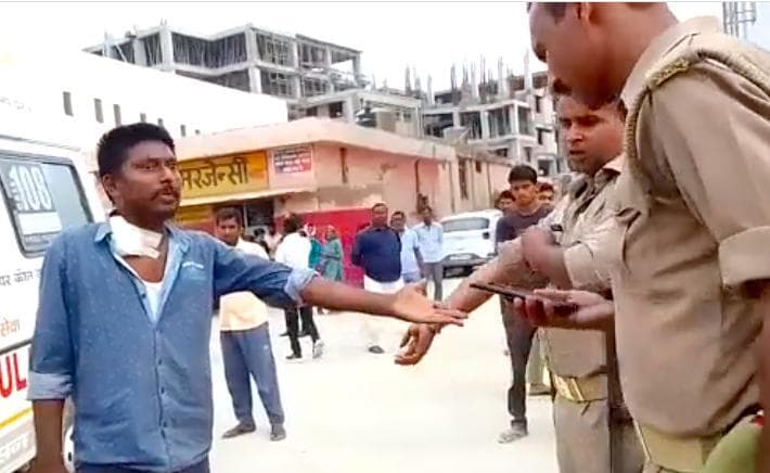 हरदोई में कैदी ने डायलिसिस के लिए जाने से किया इनकार, पुलिस से कहा 'लिखकर दो कि रास्ते में गोली नहीं मारोगे' #यूपी_पुलिस
