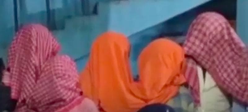 पूर्वी चंपारण में ज़हरीली शराब से हुई लोगों की मौत के केस में 2 एएलटीएफ प्रभारी व 9 चौकीदार हुए सस्पेंड #ज़हरीली_शराब